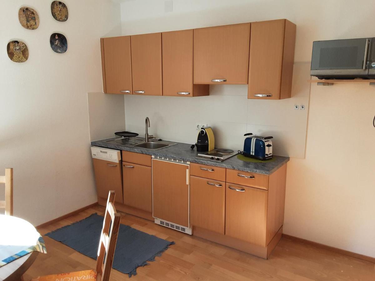 Apartment - Ferienwohnung 2 Treffen Am Ossiachersee Exteriör bild