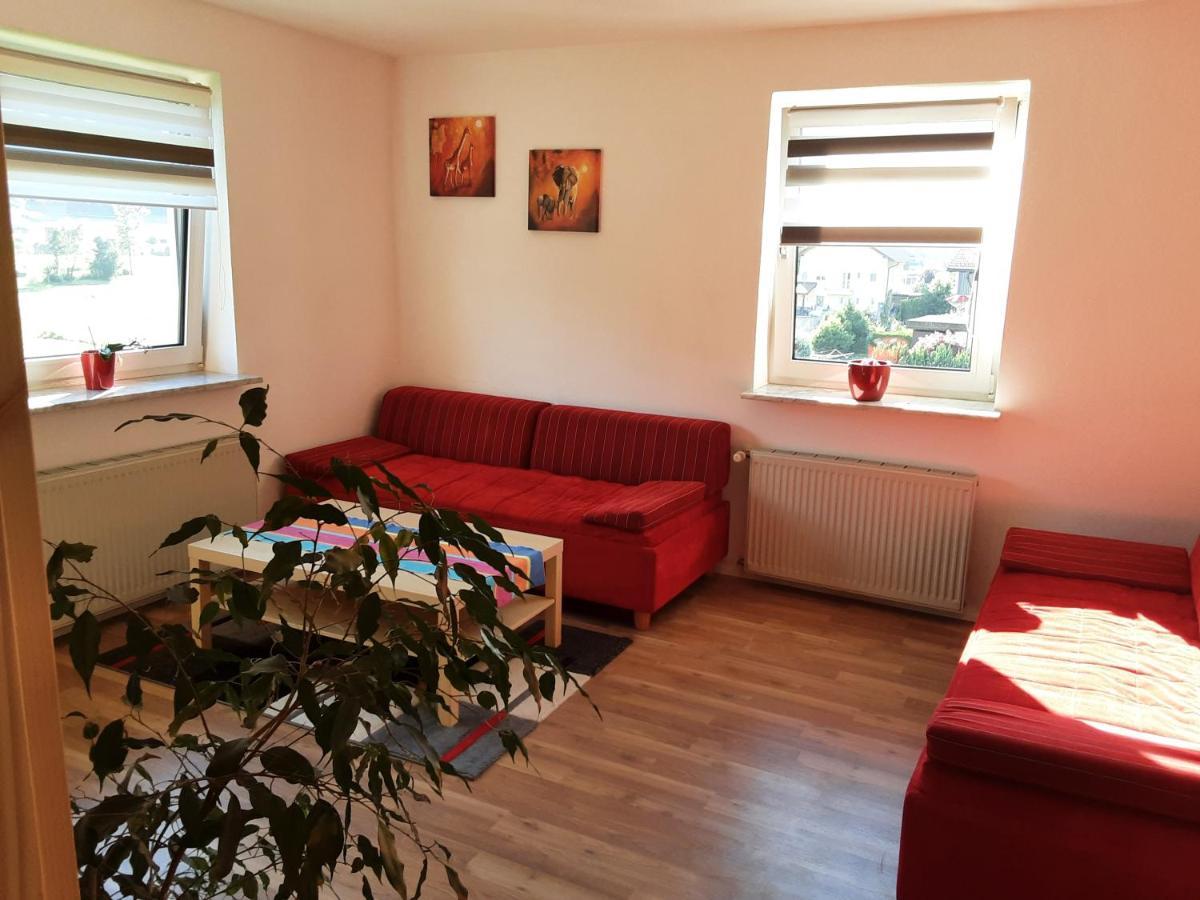 Apartment - Ferienwohnung 2 Treffen Am Ossiachersee Exteriör bild