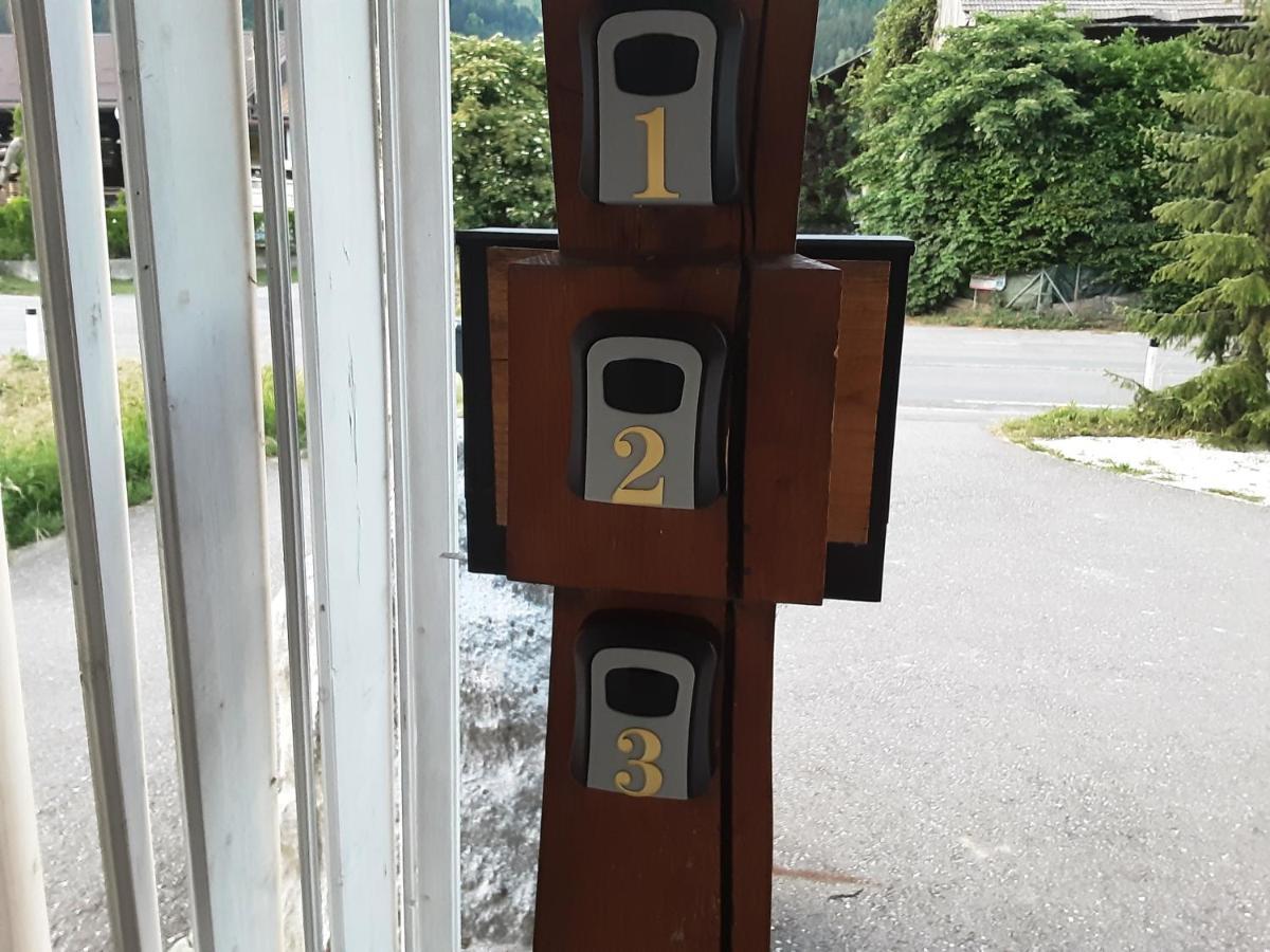 Apartment - Ferienwohnung 2 Treffen Am Ossiachersee Exteriör bild